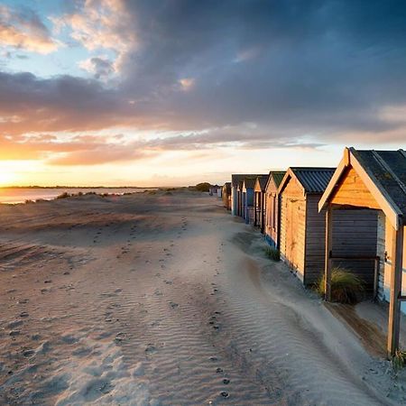 Modern & Stylish Seaside Family Home Chichester Esterno foto