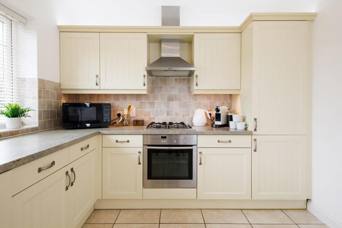 Modern & Stylish Seaside Family Home Chichester Esterno foto