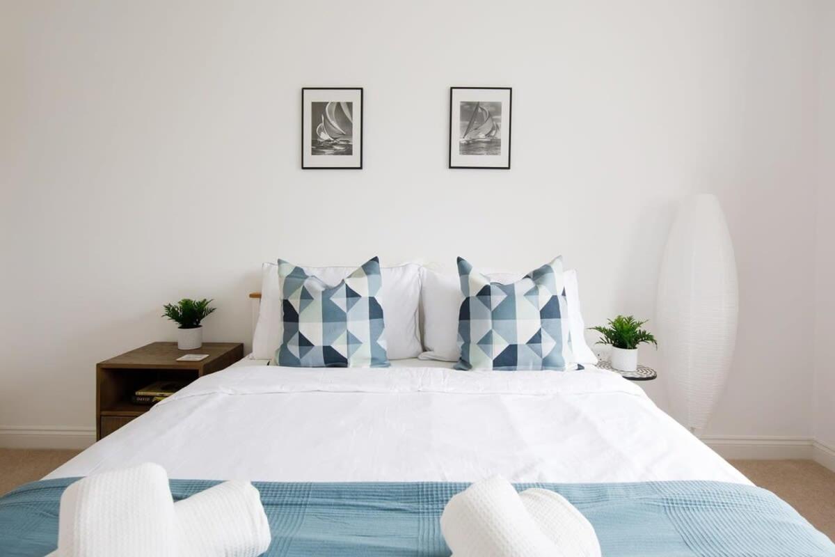 Modern & Stylish Seaside Family Home Chichester Esterno foto