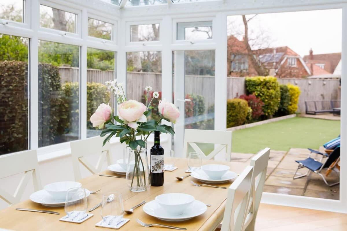 Modern & Stylish Seaside Family Home Chichester Esterno foto